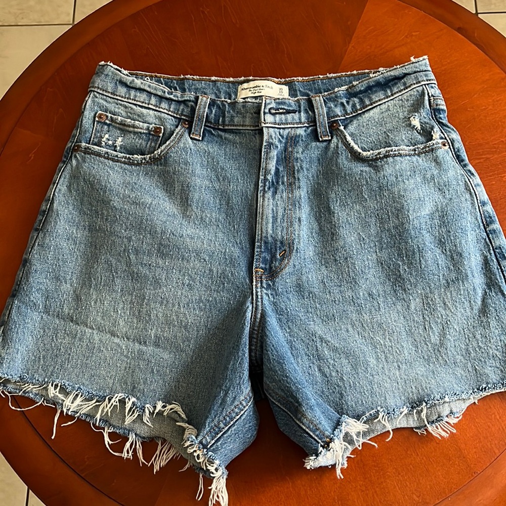 Abercrombie Dad Short High Rise